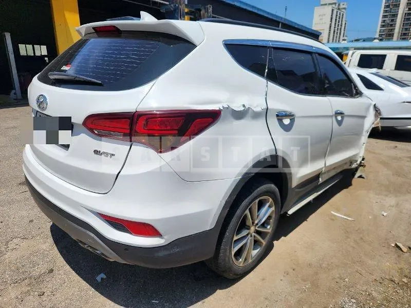Photo 2 of 5: 2016 Hyundai Santa Fe DM 2.0 — Korean insurance auction