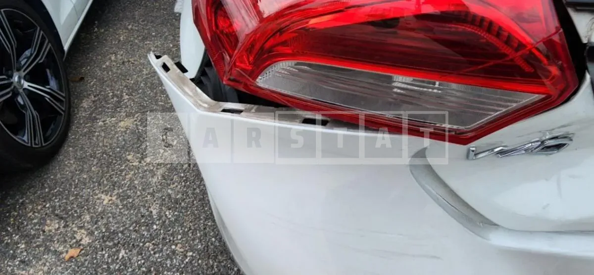 Photo 2 of 6: 2017 Volvo V40D3, VIN YV1MV79K0J2465911 — Korean insurance auction
