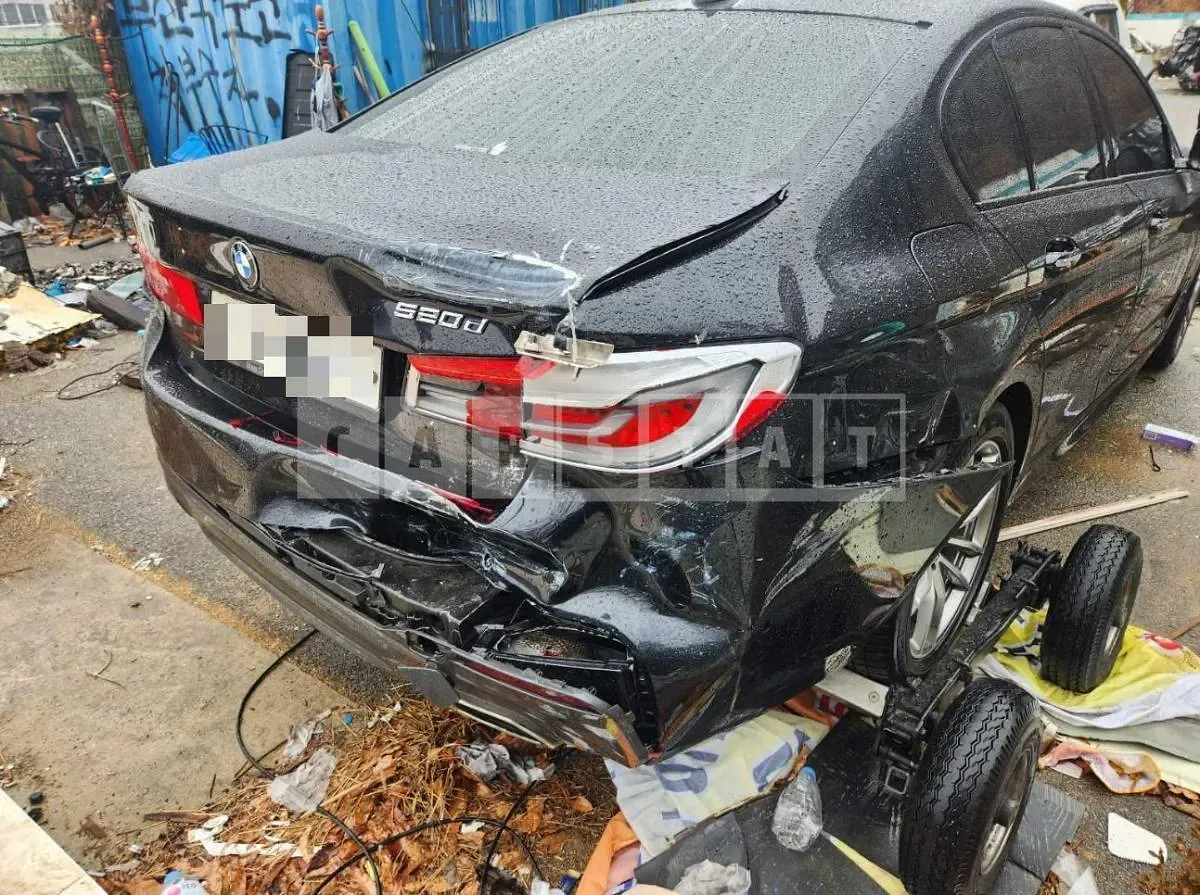Photo 2 of 30: 2017 BMW 520d, VIN WBAJC310XHG465820 — Korean insurance auction