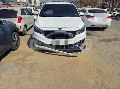Photo 1 of 16: 2016 Kia Carnivals — Korean insurance auction