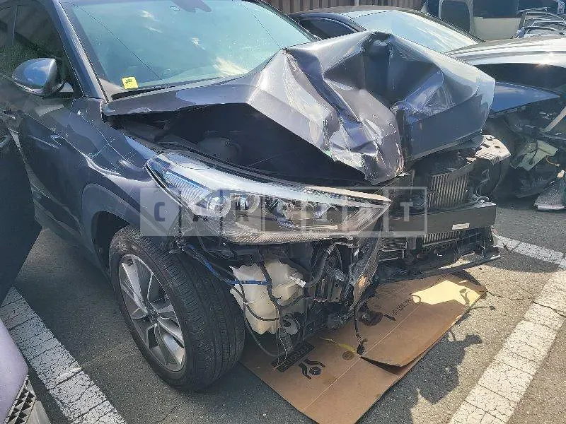 Photo 2 of 9: 2017 Hyundai Tucson TL — Korean insurance auction