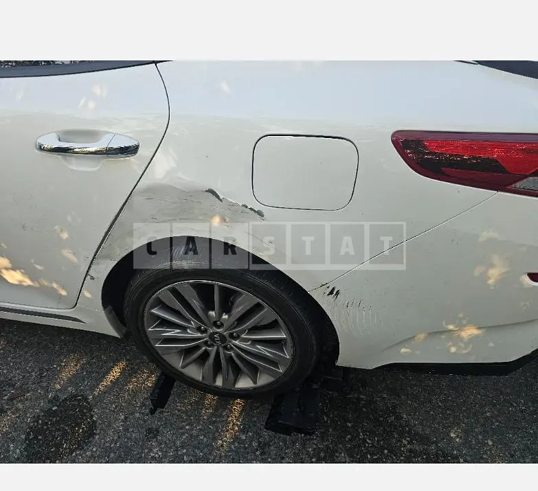 Photo 2 of 4: 2018 Kia K5 — Korean insurance auction
