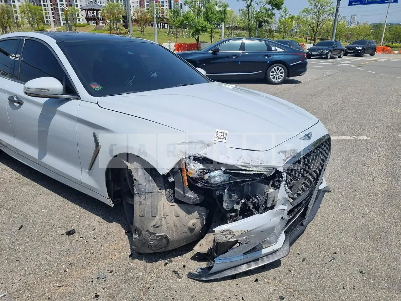 Photo 2 of 13: 2020 Genesis G70, VIN KMTG74LE5LU053994 — Korean insurance auction