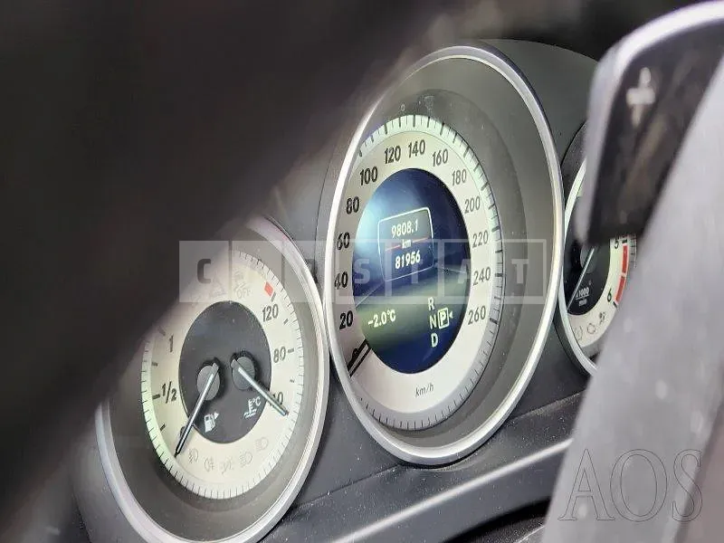 Photo 2 of 17: 2015 Mercedes-Benz E220 CDI, VIN WDDHF0CBXFB100088 — Korean insurance auction
