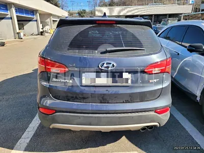 Photo 1 of 8: 2014 Hyundai Santa Fe, VIN KMHSW81UBFU326529 — Korean insurance auction