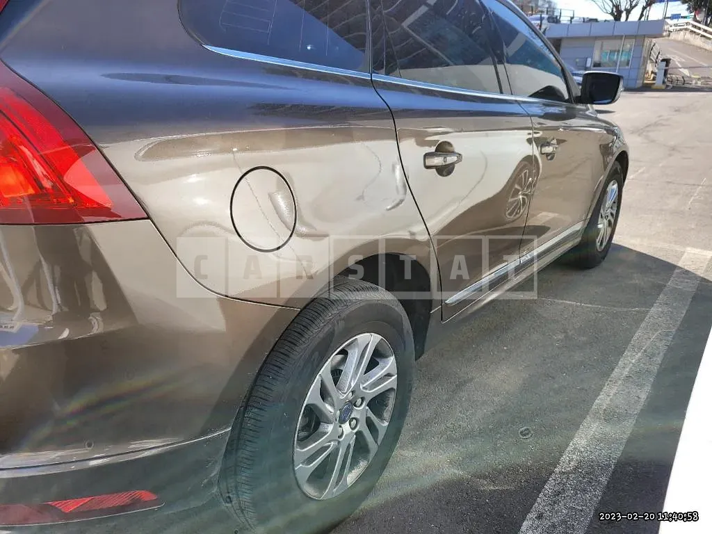 Photo 2 of 16: 2016 Volvo XC60D3, VIN YV1DZARBDG2878632 — Korean insurance auction