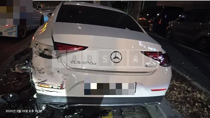Photo 2 of 21: 2018 Mercedes-Benz CLS400 d 4Matic — Korean insurance auction
