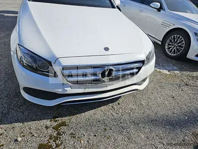 Photo 1 of 14: 2017 Mercedes-Benz E220 d 4Matic — Korean insurance auction