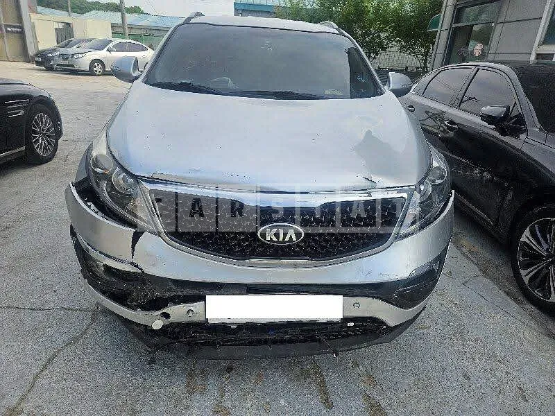 Photo 2 of 38: 2015 Kia Sportage, VIN KNAPE813BFK761816 — Korean insurance auction