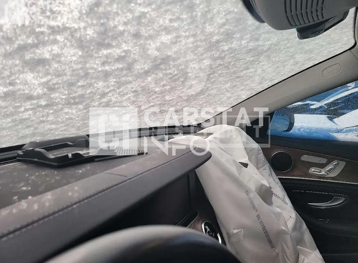 Photo 2 of 33: 2019 Mercedes-Benz E220d 4Matic, VIN WDDZF0FBXKA520854 — Korean insurance auction