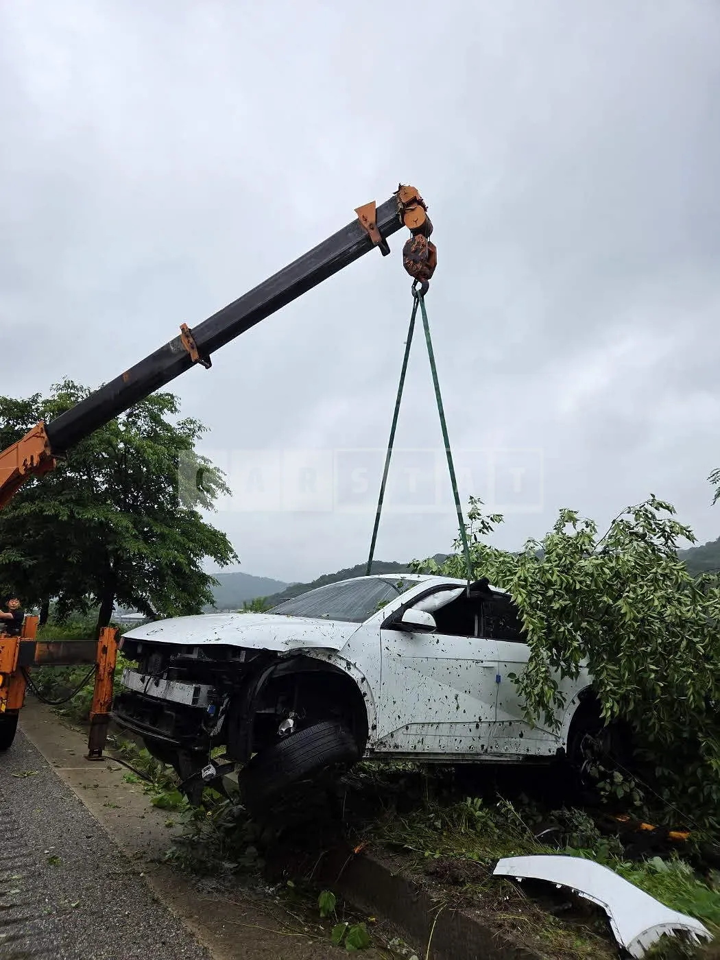 Photo 2 of 12: 2021 Hyundai IONIQ 5, VIN KMHKN81AFNU013275 — Korean insurance auction