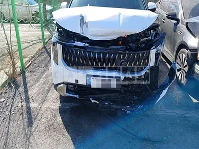 Photo 1 of 37: 2025 Kia Carnival Hybrid — Korean insurance auction