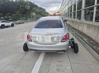 Photo 1 of 8: 2015 Mercedes-Benz C200 — Korean insurance auction