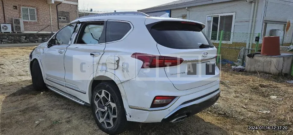 Photo 2 of 15: 2018 Hyundai Santa Fe TM 2.2 (4WD), VIN KMHS581CDKU075195 — Korean insurance auction