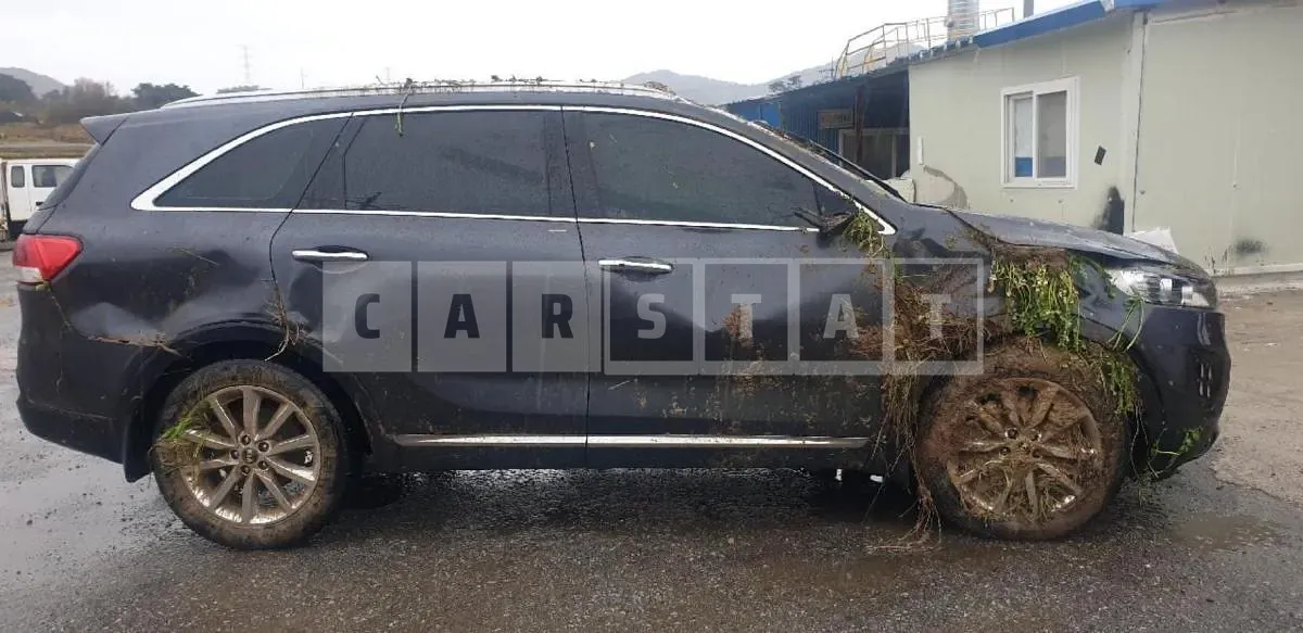 Photo 2 of 11: 2016 Kia Sorento 2.0, VIN KNAPK81ABGA194335 — Korean insurance auction