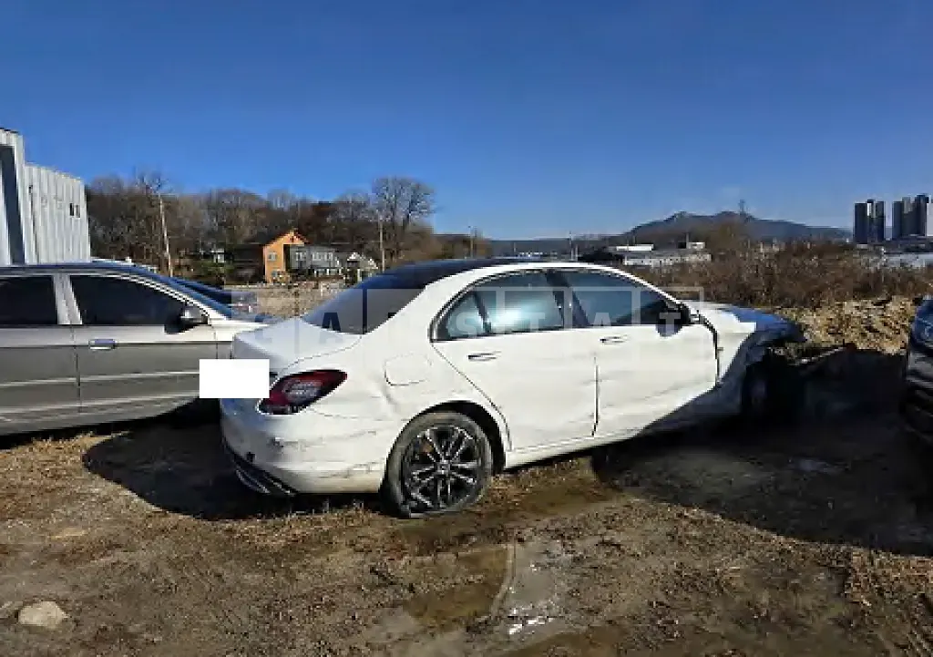Photo 2 of 21: 2019 Mercedes-Benz C 220d — Korean insurance auction