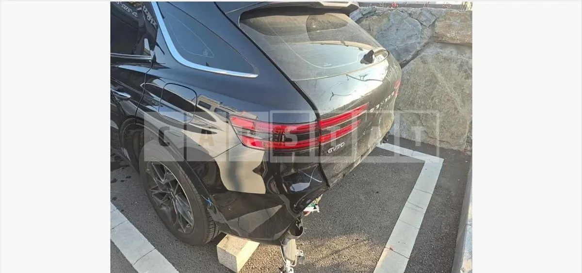 Photo 2 of 36: 2021 Genesis GV70 AWD, VIN KMTMA81BDMU020851 — Korean insurance auction