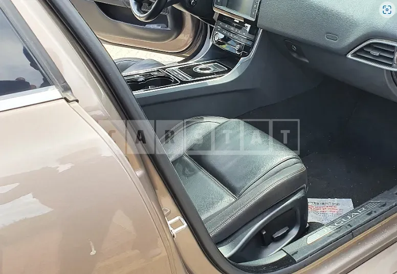Photo 2 of 19: 2016 Jaguar XE 2.0d, VIN SAJAB4BN5GA920873 — Korean insurance auction