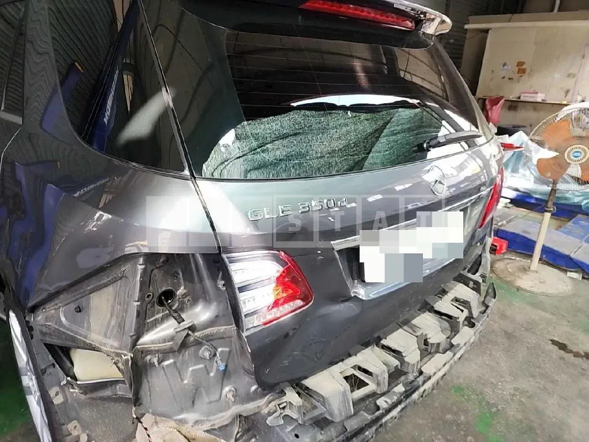 Photo 2 of 2: 2018 Mercedes-Benz (parts) GLE350 d 4Matic Light — Korean insurance auction
