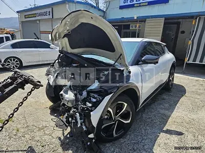 Photo 1 of 31: 2022 Kia EV6 — Korean insurance auction