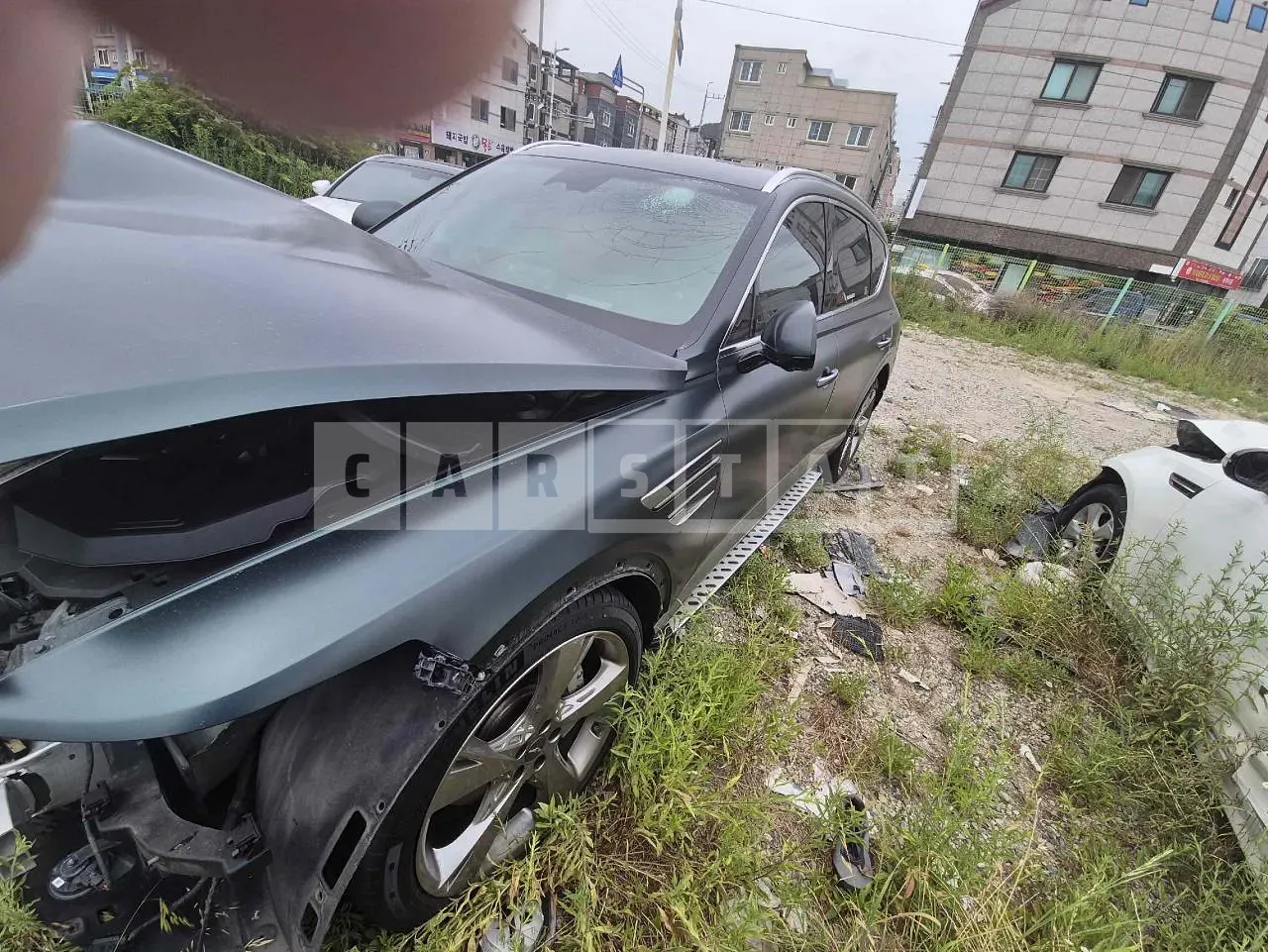Photo 2 of 28: 2020 Genesis GV80, VIN KMTHC81CDLU022379 — Korean insurance auction