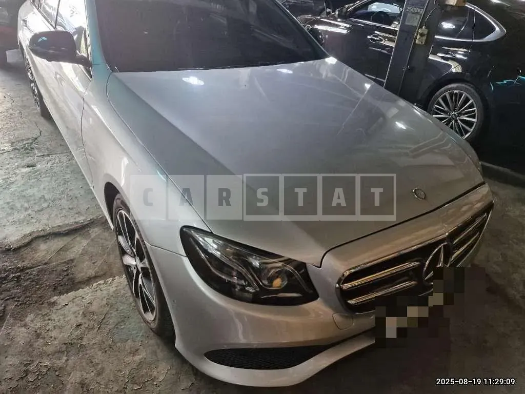Photo 2 of 23: 2017 Mercedes-Benz E300 — Korean insurance auction