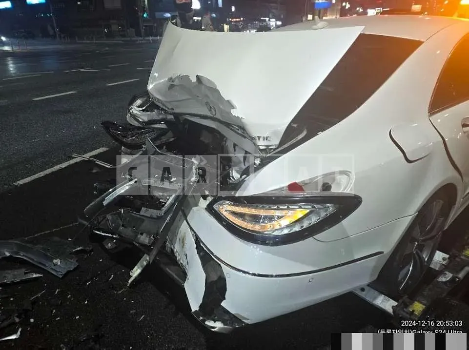 Photo 2 of 5: 2016 Mercedes-Benz CLS350 d 4Matic — Korean insurance auction