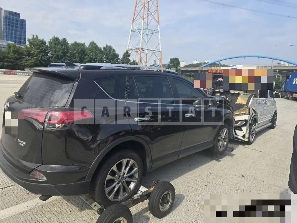 Photo 2 of 9: 2015 Toyota Lave 4 4WD — Korean insurance auction