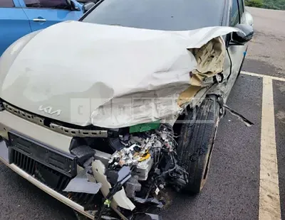 Photo 1 of 33: 2022 Kia EV6, VIN KNAC381CPNA011035 — Korean insurance auction