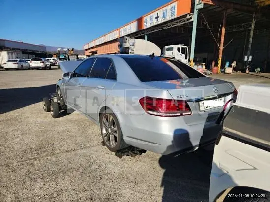 Photo 2 of 13: 2015 Mercedes-Benz E 300 4Matic — Korean insurance auction