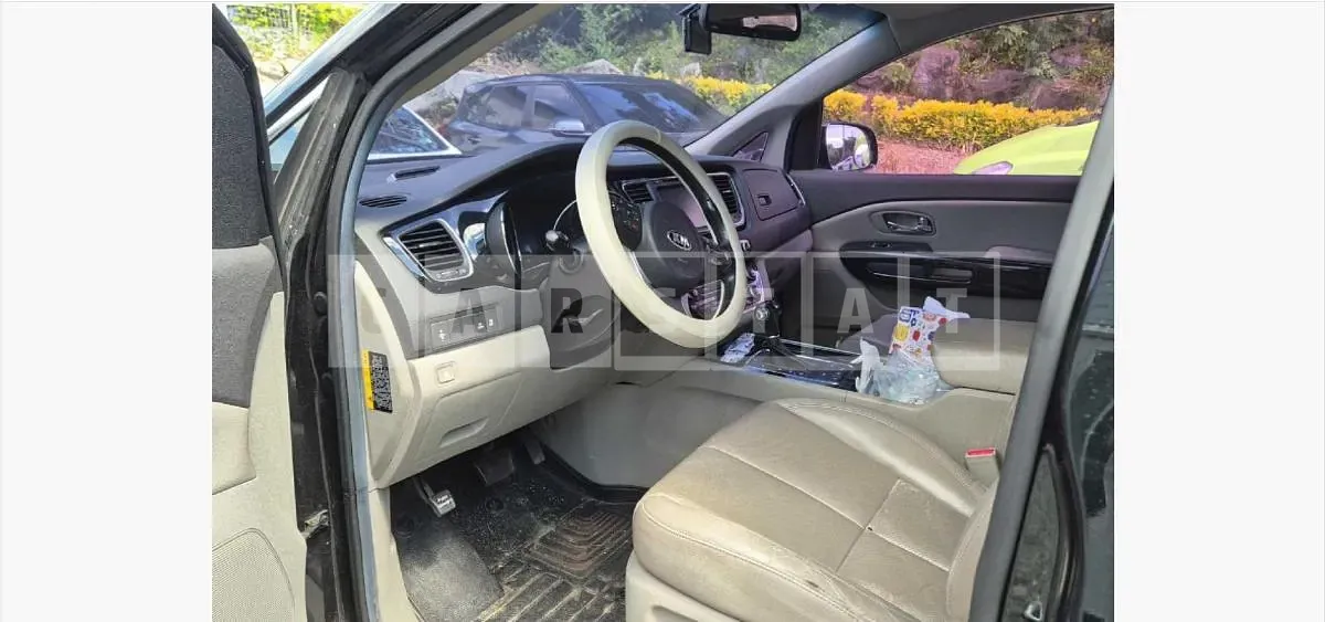 Photo 2 of 9: 2016 Kia Carnival 9 Seater — Korean insurance auction