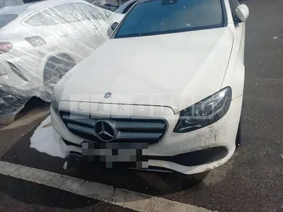 Photo 1 of 12: 2016 Mercedes-Benz E300 — Korean insurance auction