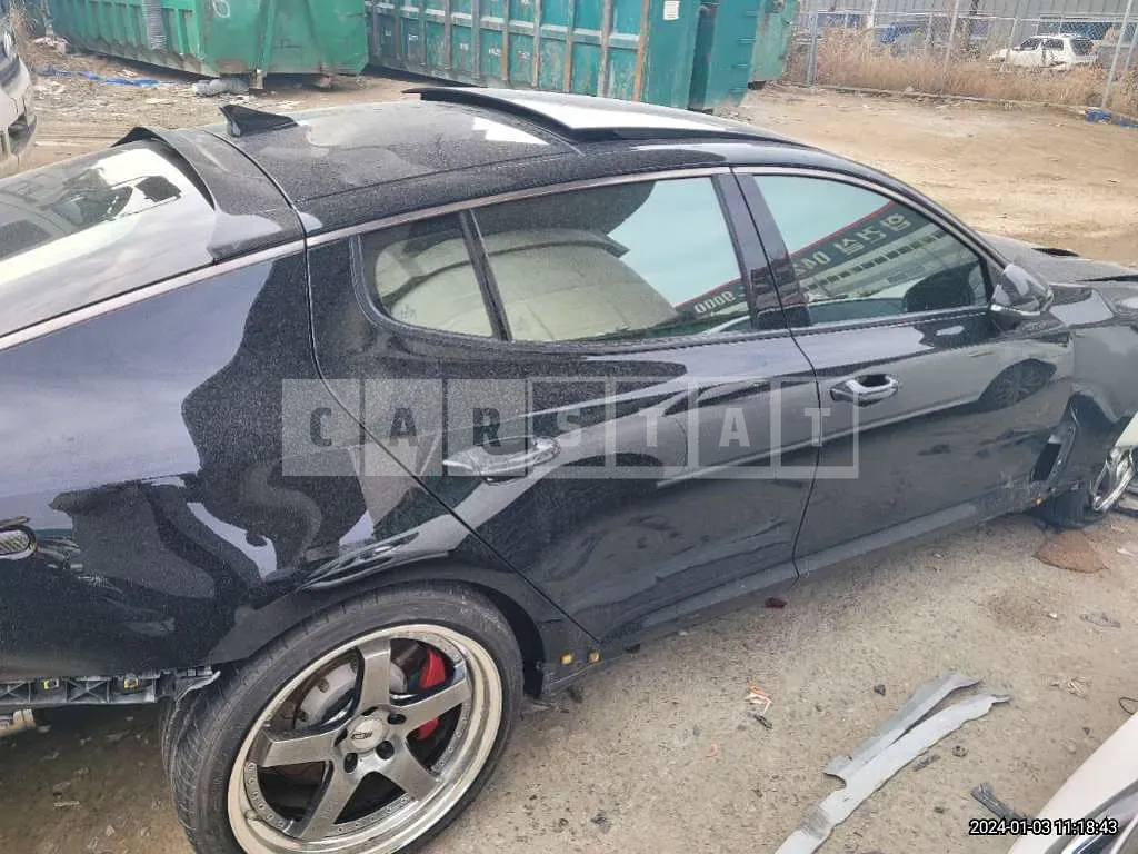 Photo 2 of 19: 2018 Kia Stinger, VIN KNAE351ABJS002997 — Korean insurance auction