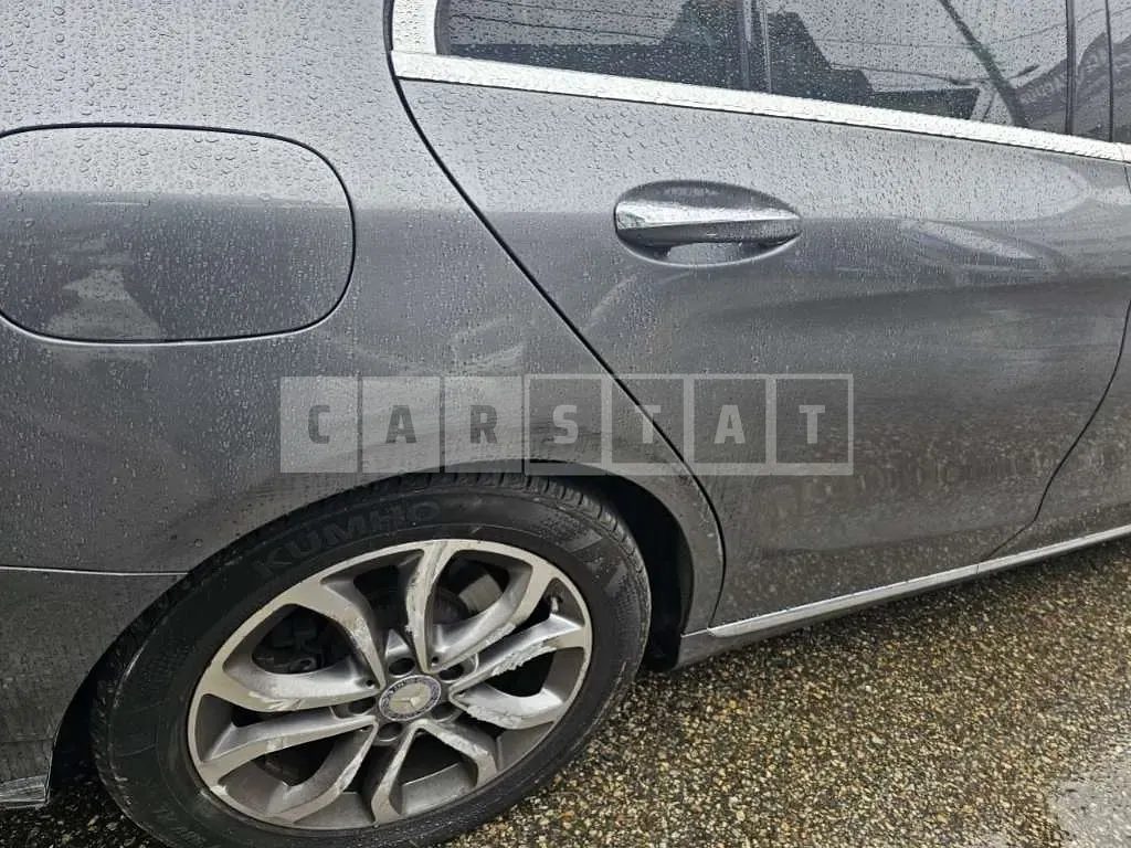 Photo 2 of 18: 2017 Mercedes-Benz C220 d — Korean insurance auction