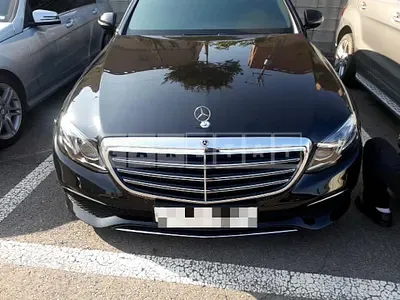 Photo 1 of 30: 2020 Mercedes-Benz E220 d 4Matic, VIN W1KZF0FB1LA845135 — Korean insurance auction