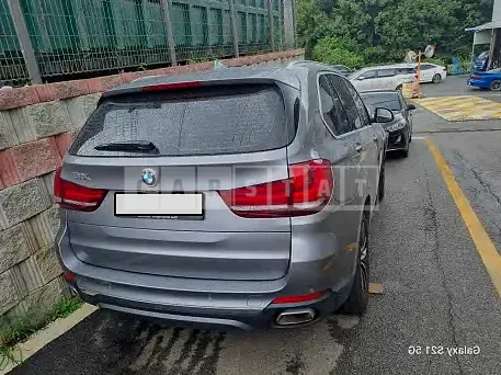 Photo 2 of 9: 2017 BMW X5 xDrive 30d, VIN WBAKS4108H0R93457 — Korean insurance auction
