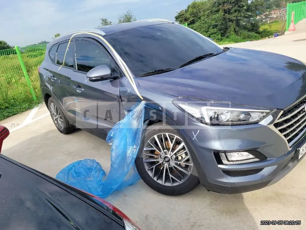 Photo 2 of 20: 2019 Hyundai Tucson, VIN KMHJ581ABKU828537 — Korean insurance auction