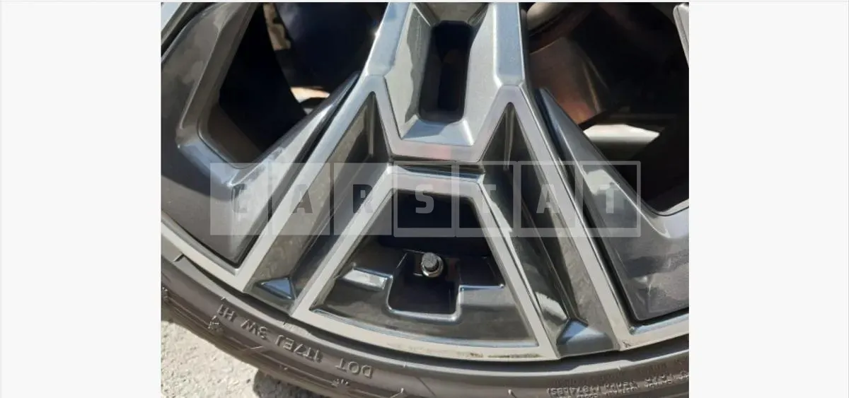 Photo 2 of 5: 2025 BMW (parts) 530e Right Front And Rear Wheels — Korean insurance auction