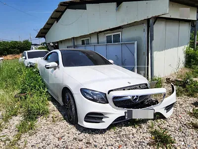 Photo 1 of 11: 2018 Mercedes-Benz E220 d Coupe, VIN WDD1J1EB8KF073401 — Korean insurance auction