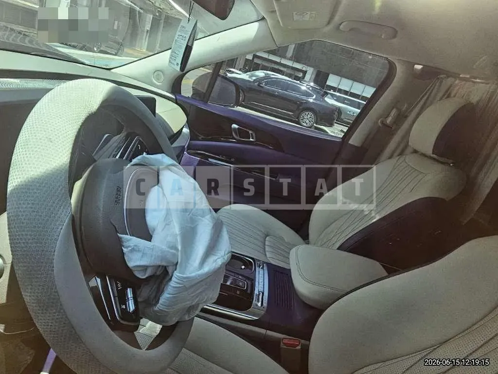 Photo 2 of 5: 2022 Kia Carnival Gasoline — Korean insurance auction