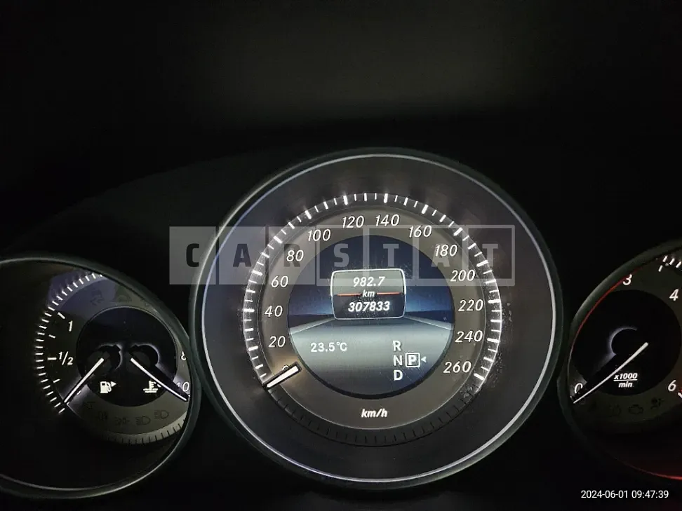 Photo 2 of 40: 2015 Mercedes-Benz E220 CDI — Korean insurance auction
