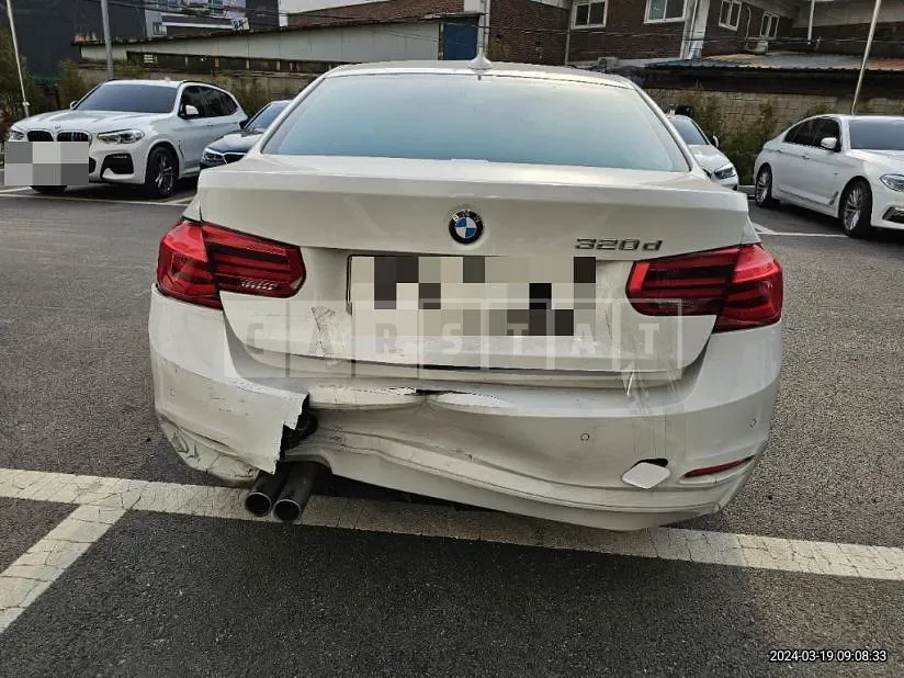 Photo 2 of 8: 2017 BMW 320d EfficientDynamics, VIN WBA8D1106HK776626 — Korean insurance auction