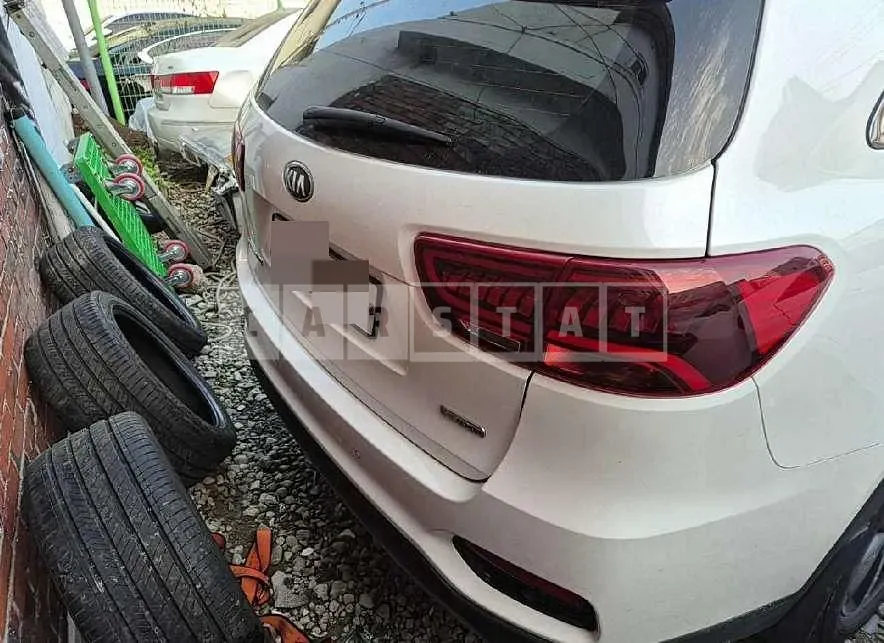 Photo 2 of 13: 2018 Kia Sorento — Korean insurance auction
