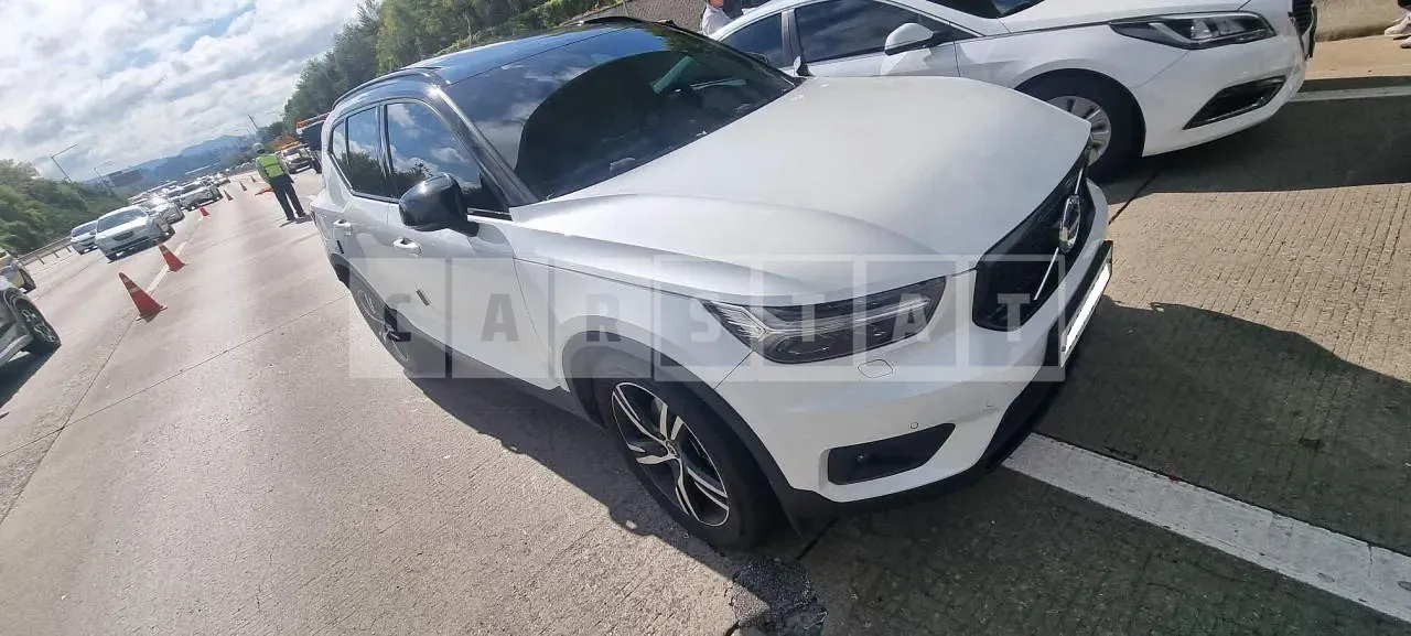 Photo 2 of 11: 2019 Volvo XC40 T4 AWD, VIN YV1XZACACL2176333 — Korean insurance auction