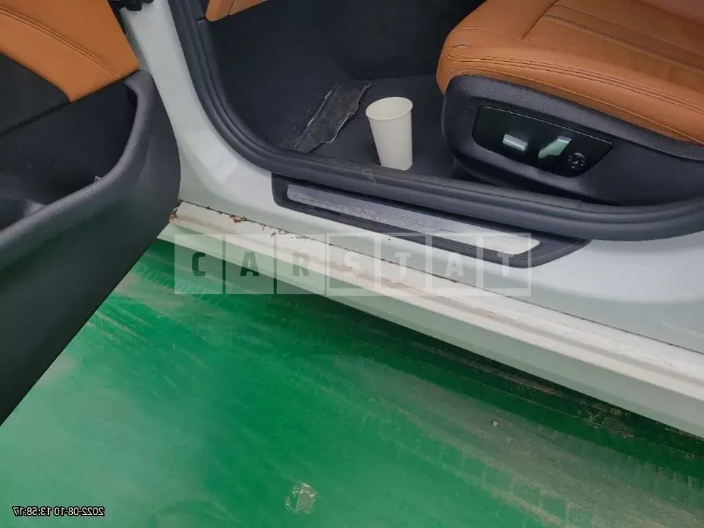 Photo 2 of 9: 2019 BMW 520i Luxury, VIN WBAJK7106KBP74425 — Korean insurance auction