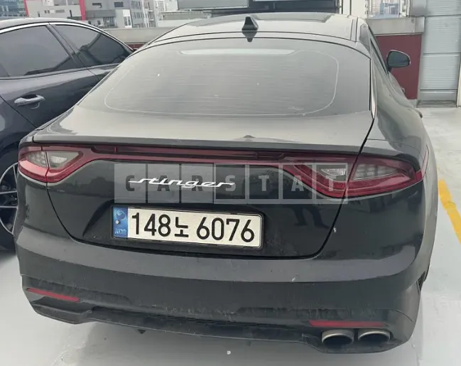 Photo 2 of 4: 2018 Kia Stinger, VIN KNAE351BBJS029618 — Korean insurance auction