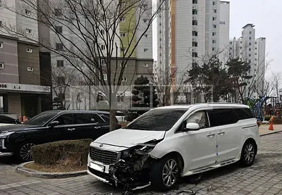Photo 1 of 26: 2018 Kia Carnival, VIN KNAME811BKS452257 — Korean insurance auction
