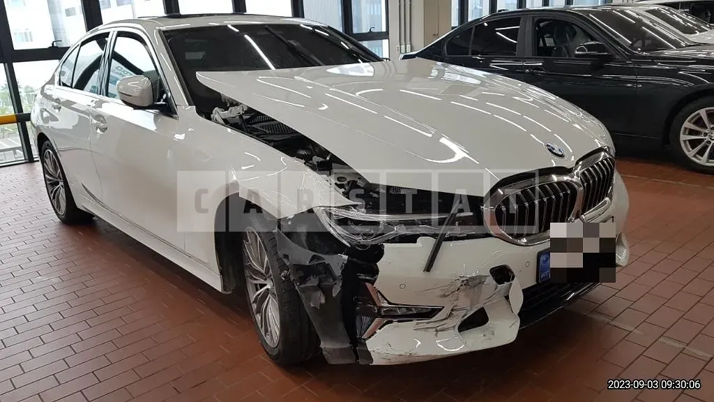 Photo 2 of 45: 2021 BMW 320i, VIN WBA5X5108MFK80439 — Korean insurance auction