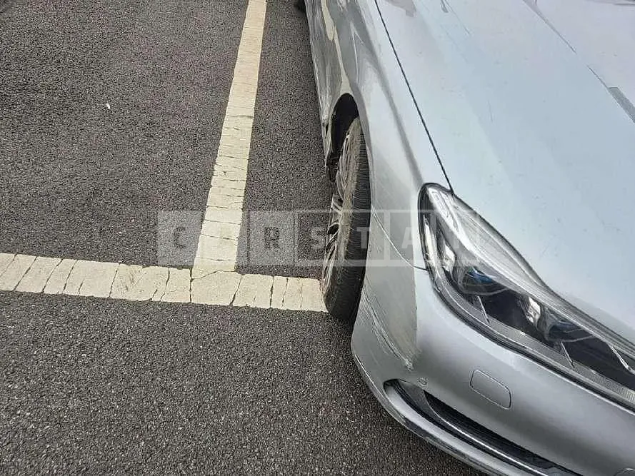 Photo 2 of 23: 2016 BMW 750Li xDrive — Korean insurance auction