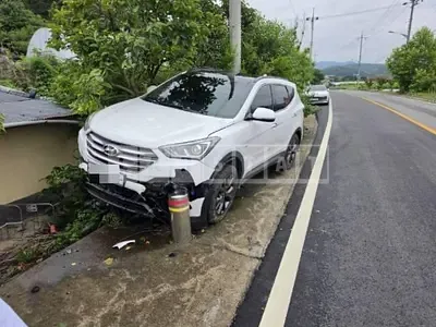 Photo 1 of 5: 2016 Hyundai Santa Fe 2.0 — Korean insurance auction